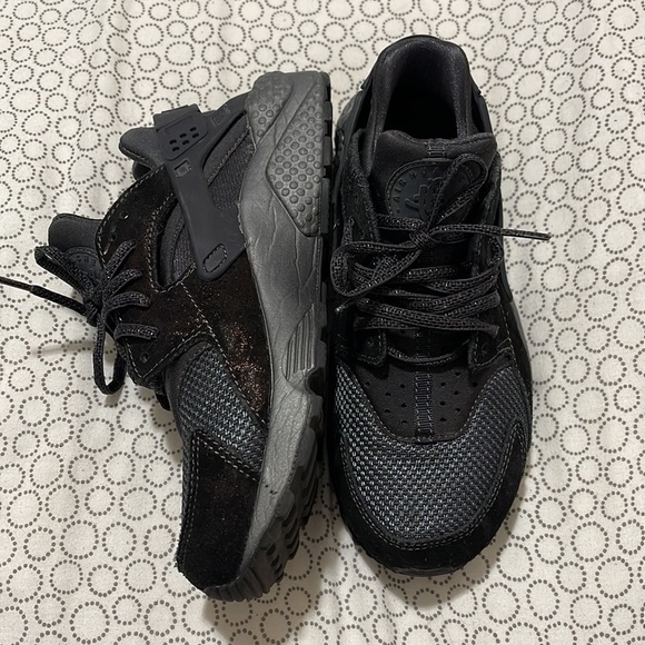 Nike Huarache Run Shoes - Picture 1 of 4